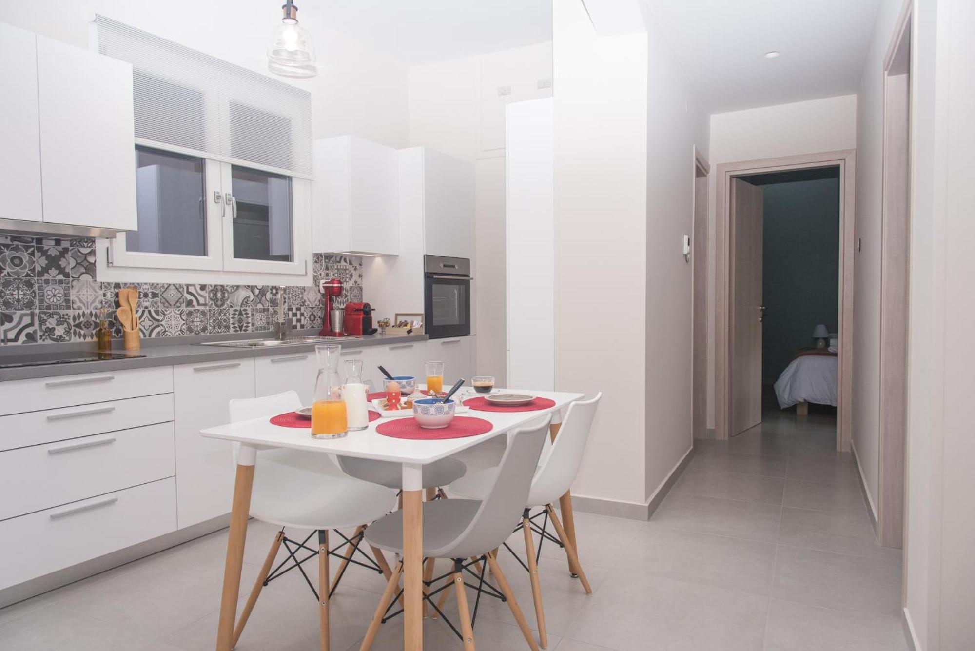 Comfy & Modern Apartment In The Heart Of Heraklion Exterior photo