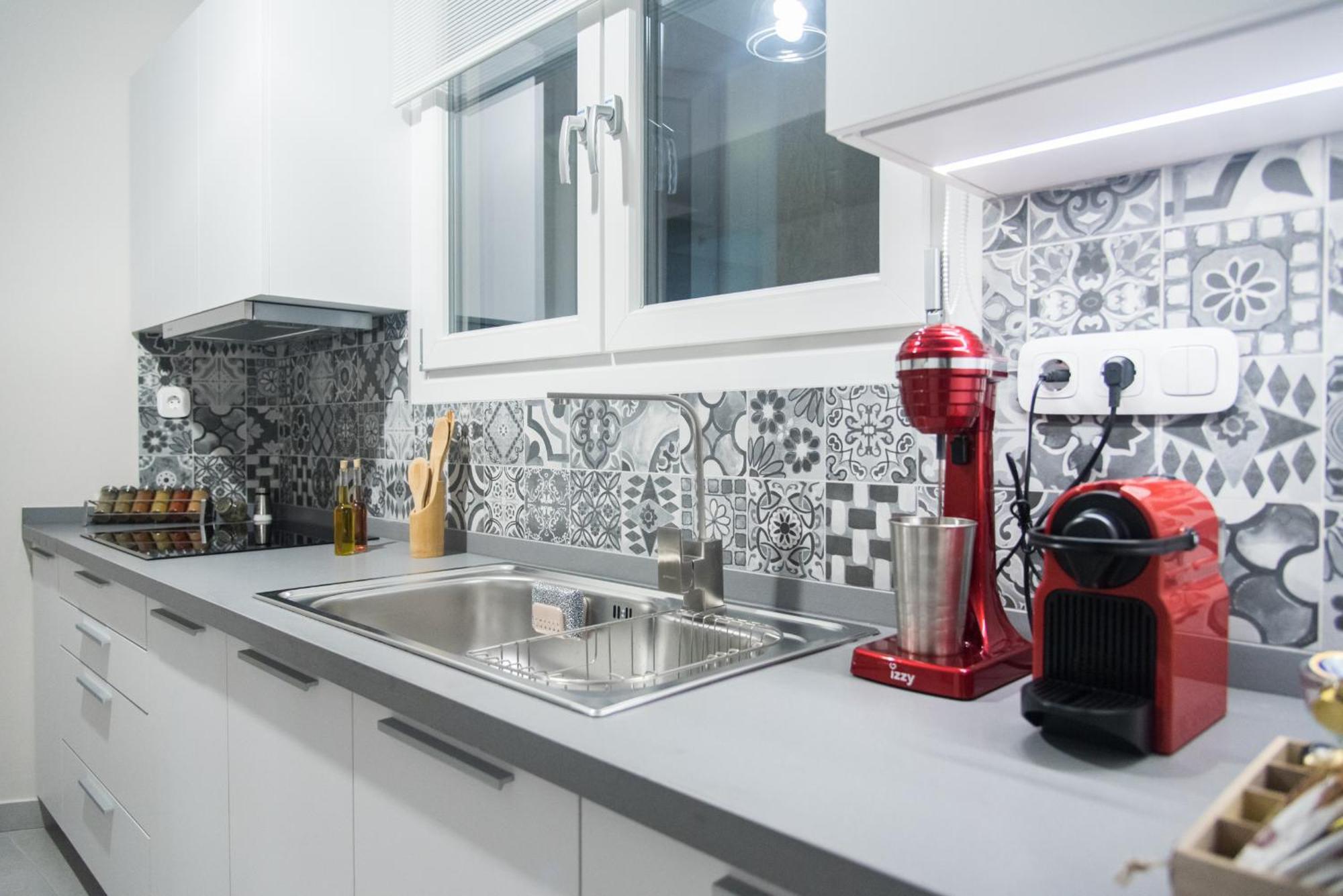 Comfy & Modern Apartment In The Heart Of Heraklion Exterior photo